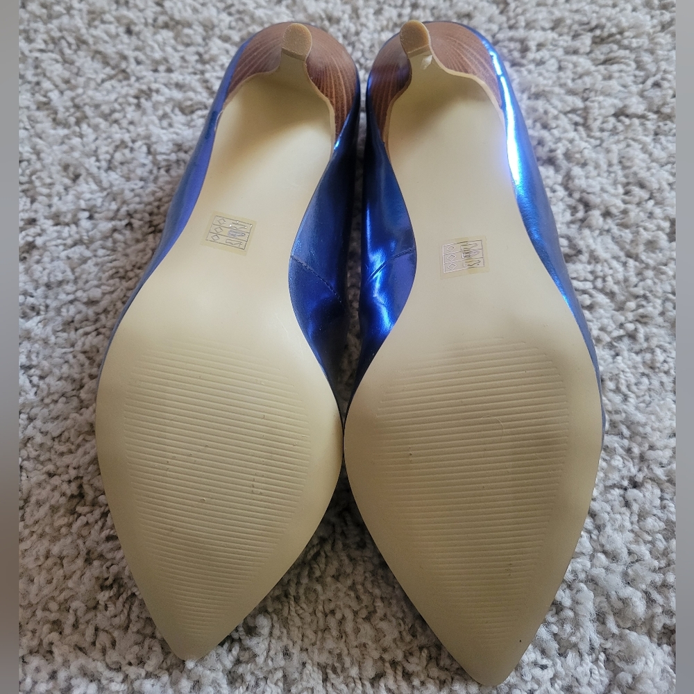 Heels - Picture 2 of 5